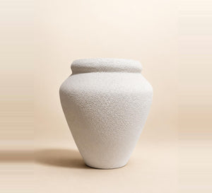 Sculptural Vase – White - Close-up